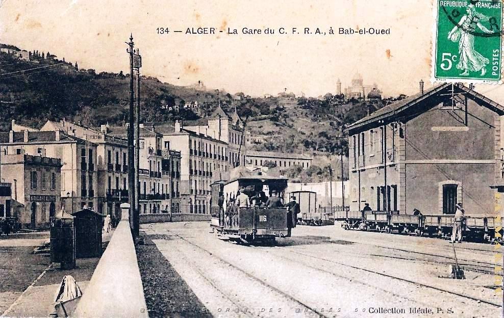 Alger - Bab-el-Oued - La Gare et N.D. d'Afrique.jpg